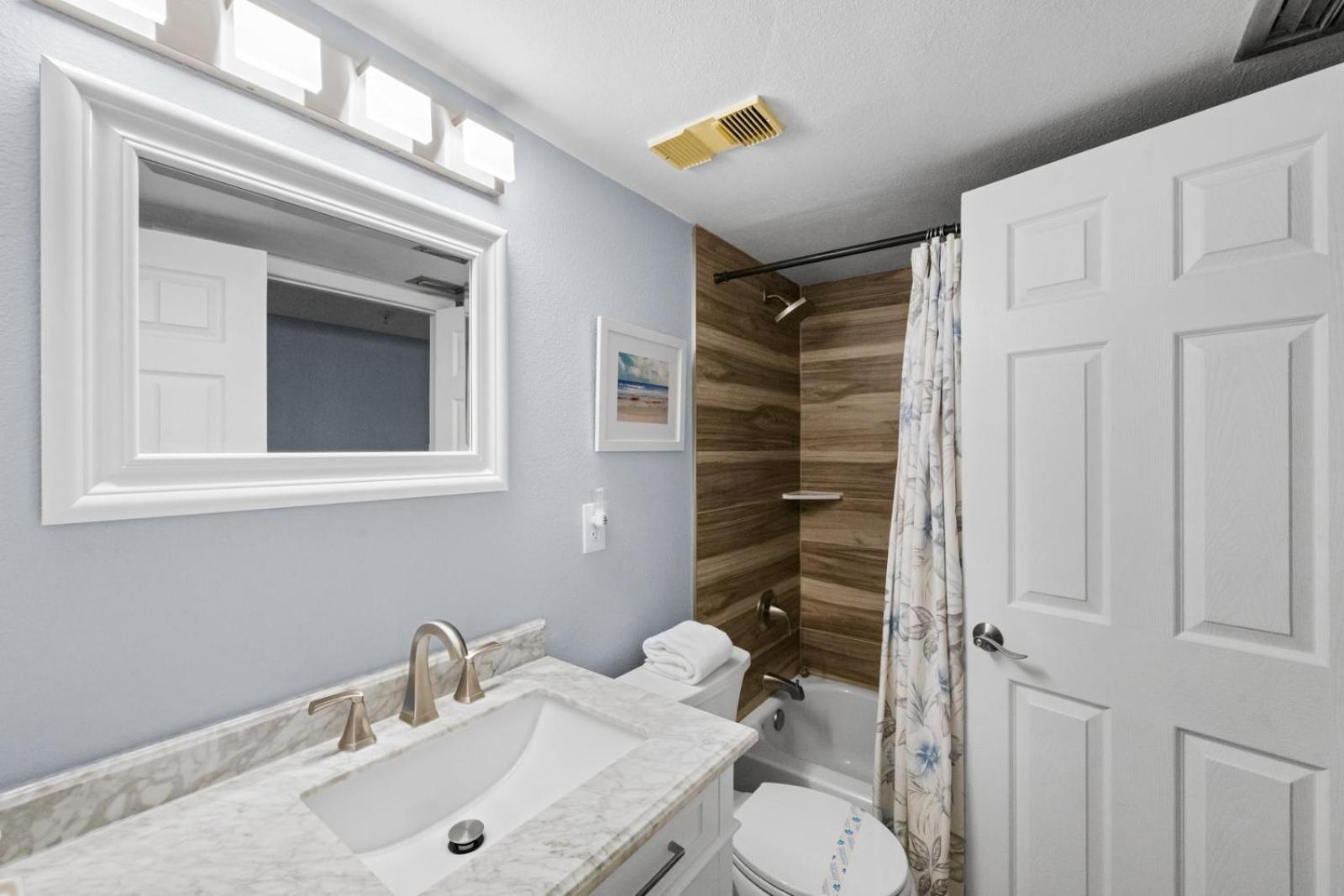 201 Sandy Shores Condos St. Pete Beach Exterior photo