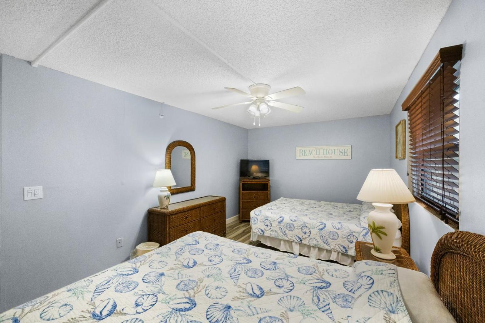 201 Sandy Shores Condos St. Pete Beach Exterior photo