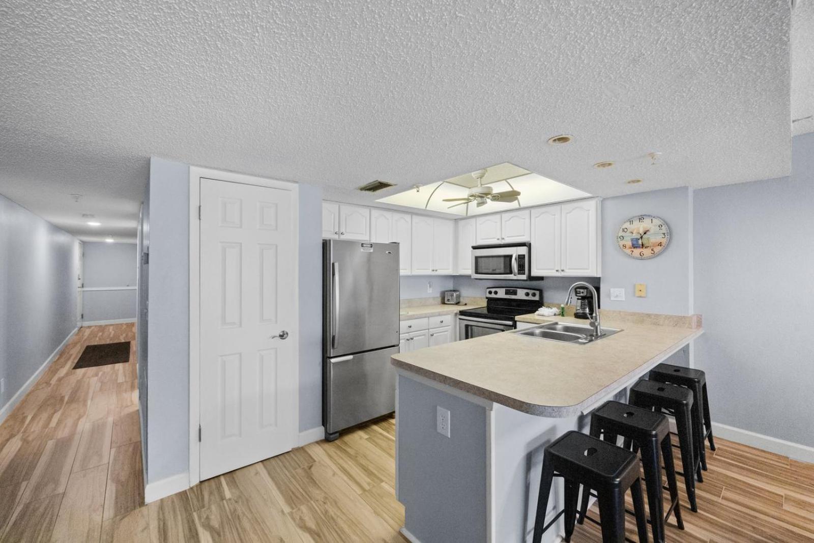 201 Sandy Shores Condos St. Pete Beach Exterior photo